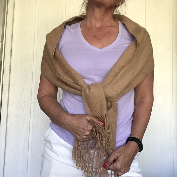 ALPACA CAMARGO TAN FRINGED LONG SCARF - Picture 5 of 10